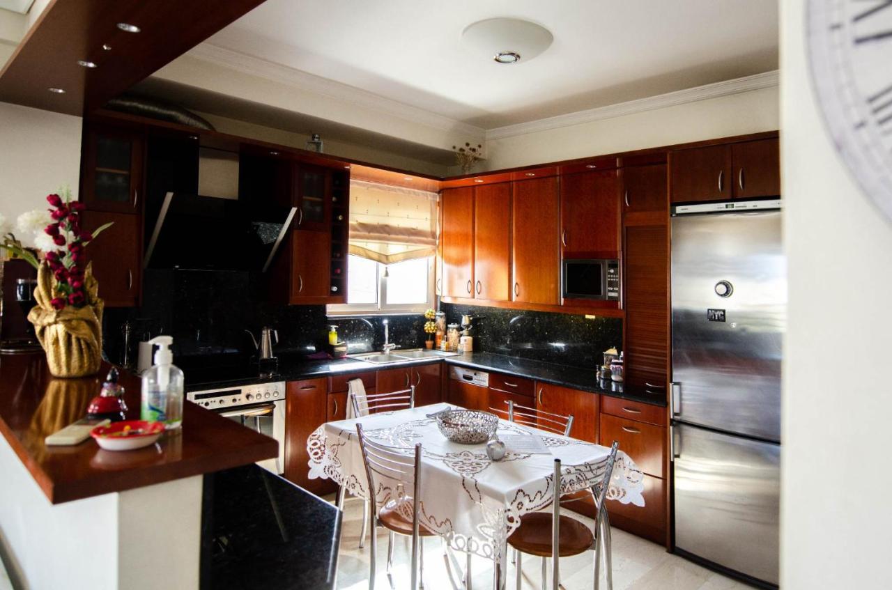 Aigio Park Apartment Eksteriør bilde